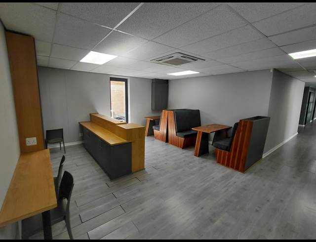 420M² OFFICE TO LET IN BRYANSTON